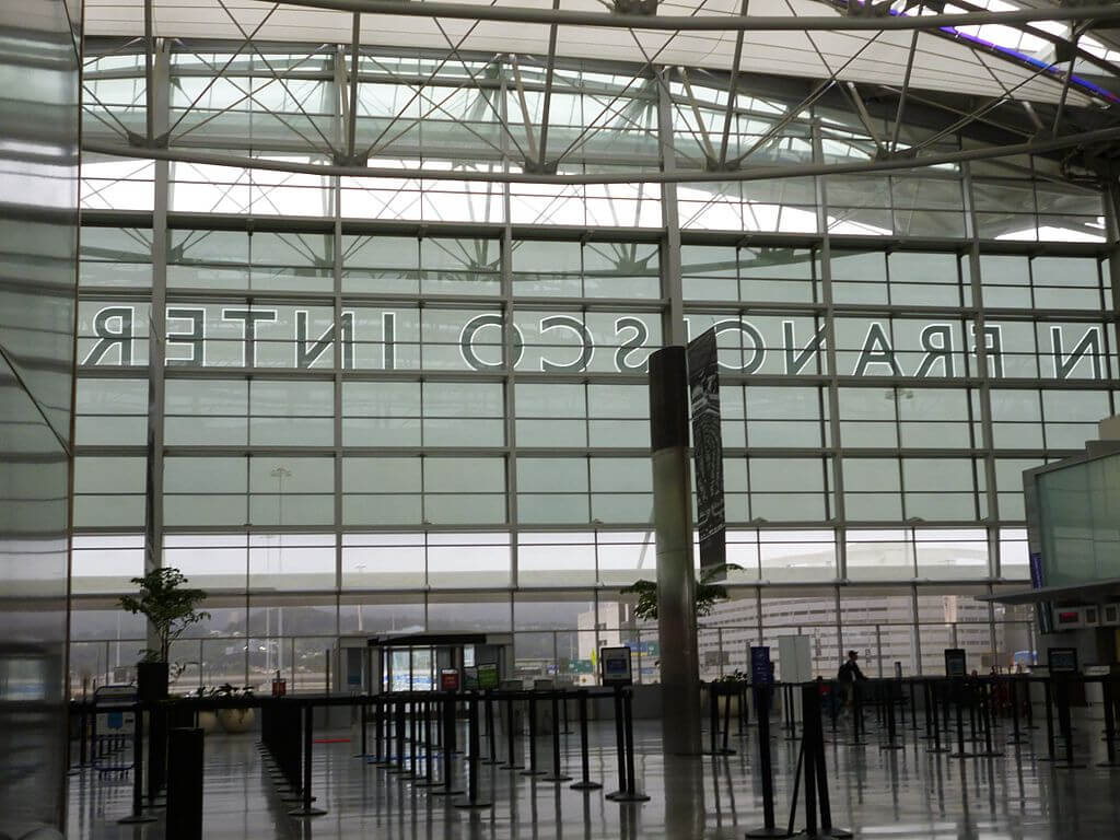 1024px-Sfo-intlterminal-interior